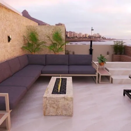 Deen Delux Penthouse, Infinity Pool Apartment Kozino