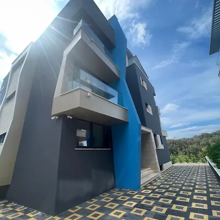 Deen Delux Penthouse, Infinity Pool Apartment